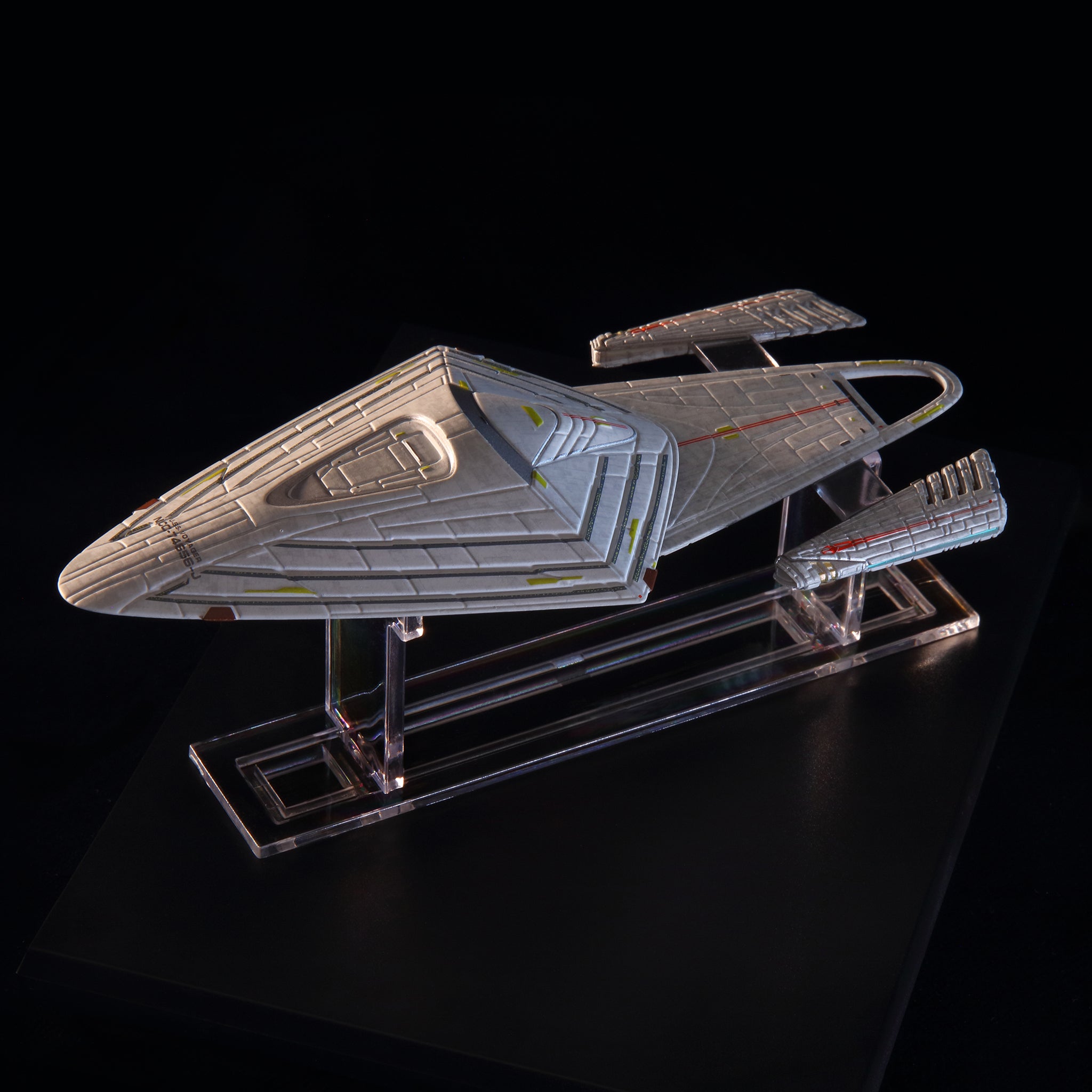U.S.S. Voyager NCC-74656-J– Master Replicas
