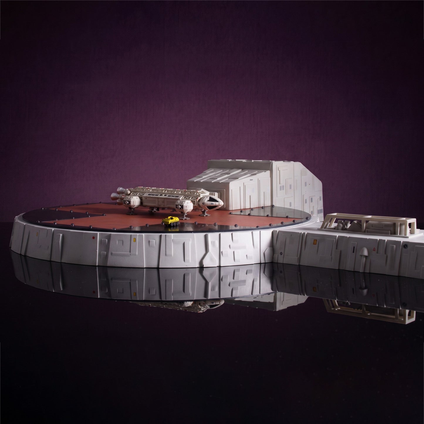 Space 1999: Landing Pad with 5.5” Eagle Transporter