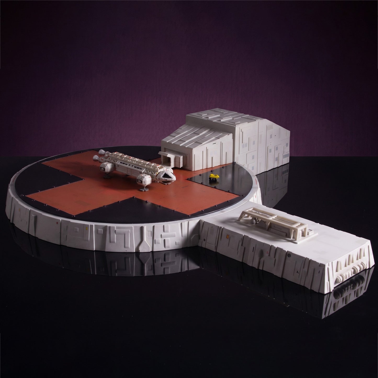 Space 1999: Landing Pad with 5.5” Eagle Transporter