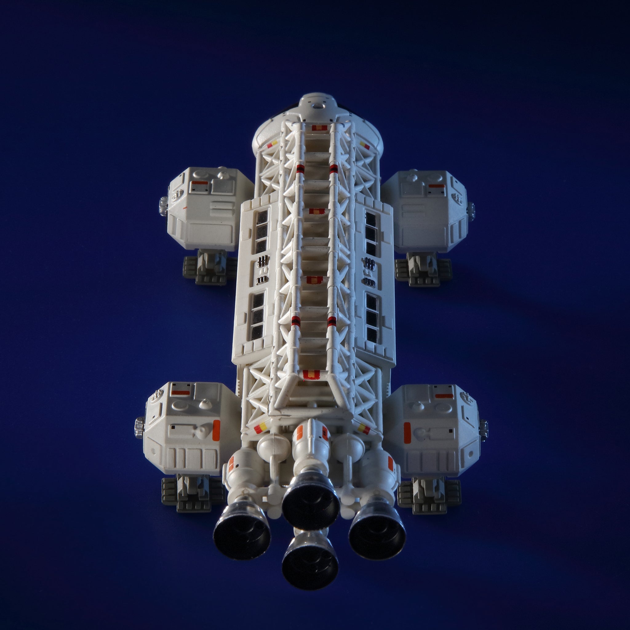 Space 1999 5.5 Inch Classic Eagle Transporter– Master Replicas