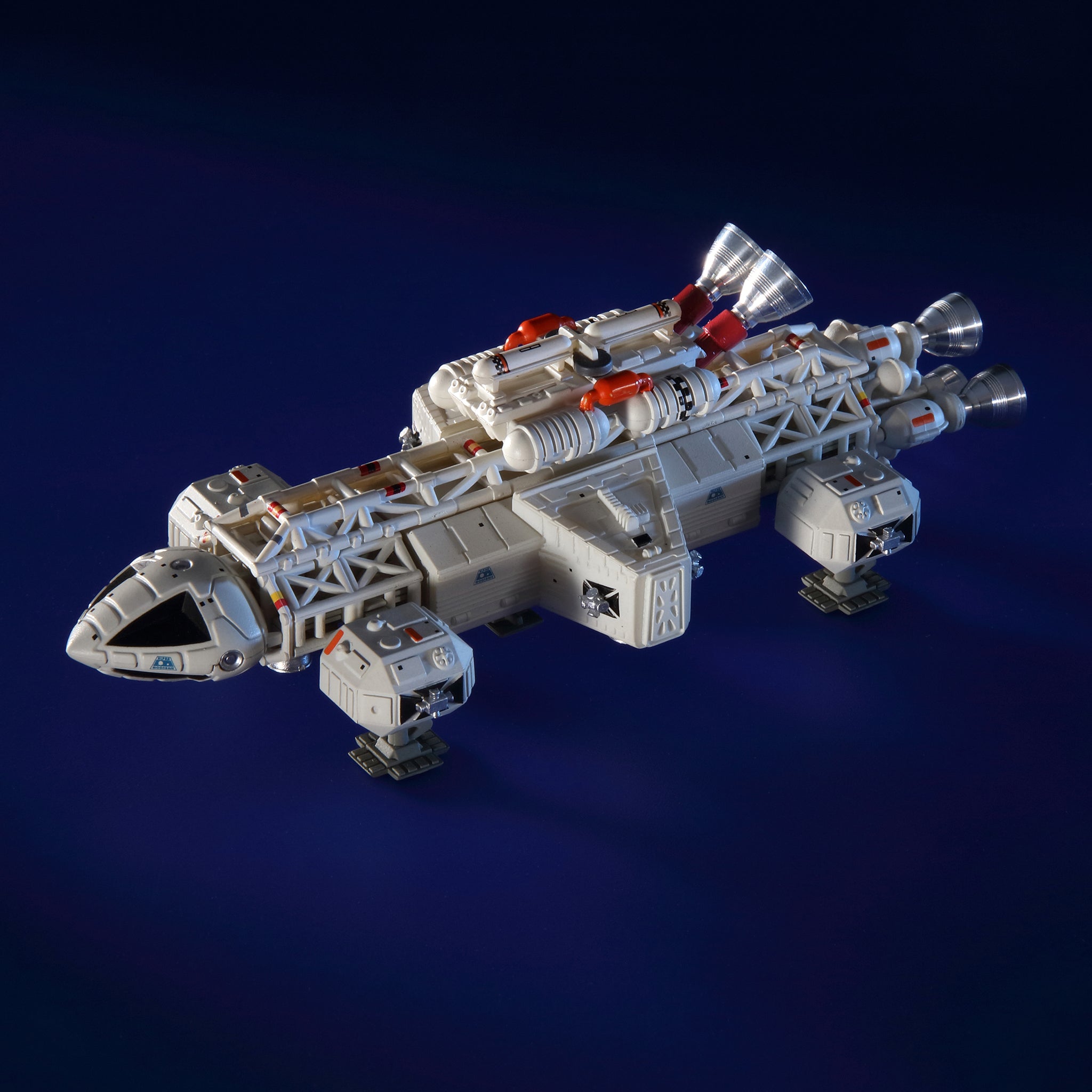 Space 1999 5.5 inch Laboratory Eagle Transporter– Master Replicas