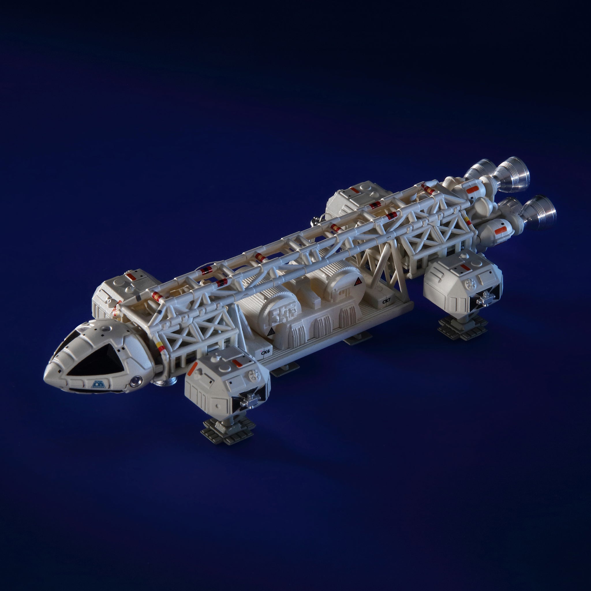 新世紀合金 SPACE:1999 FREIGHTER EAGLE Space 1999 5.5 Inch Eagle Freighter– Master Replicas