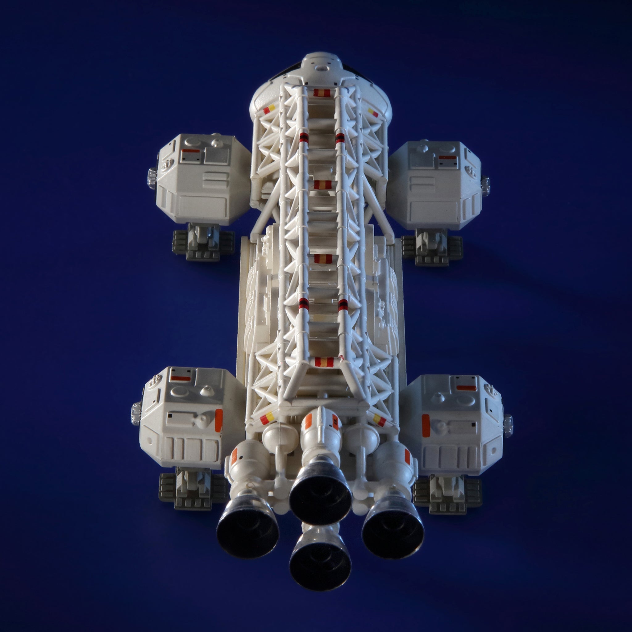 Space 1999 5.5 Inch Eagle Freighter– Master Replicas