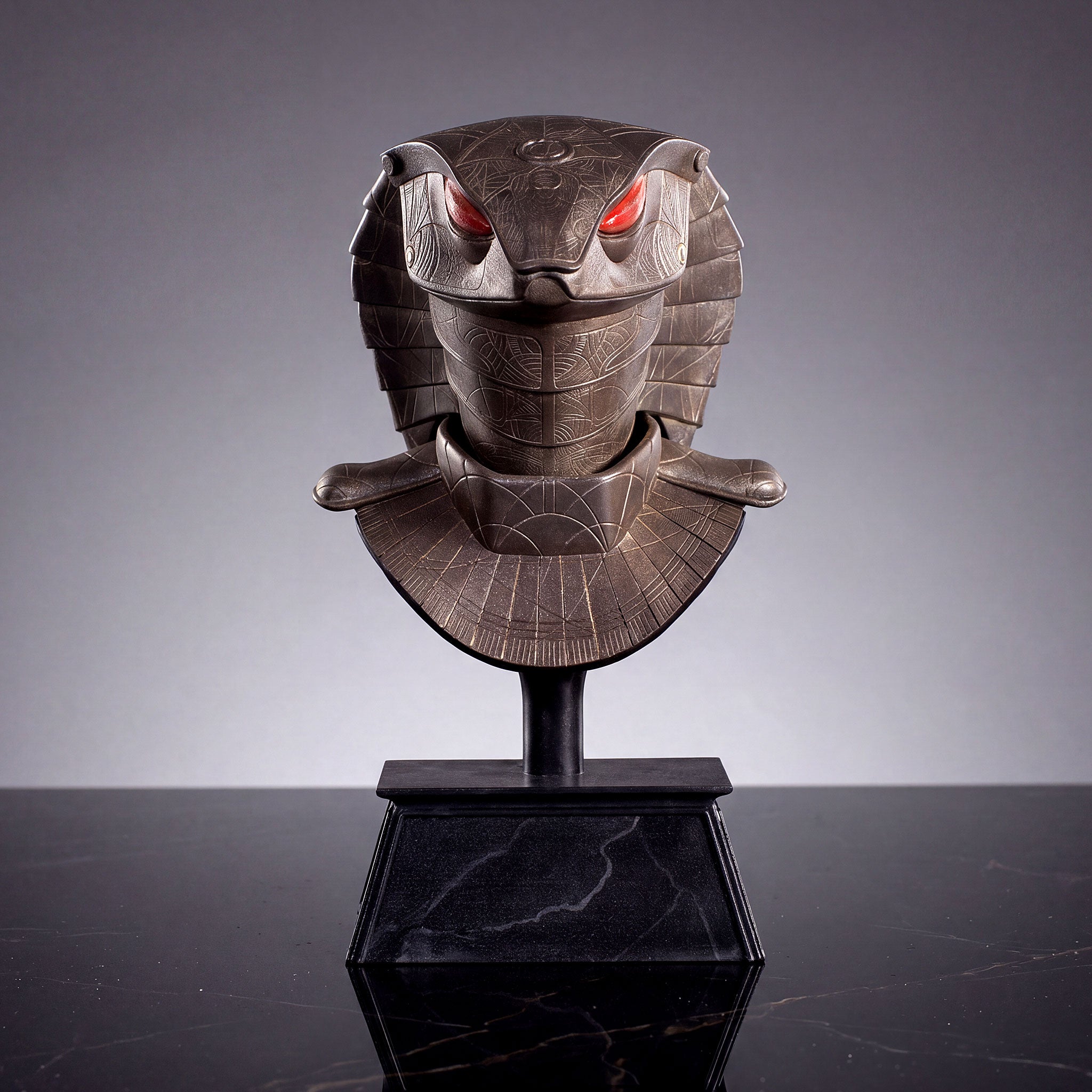 Stargate Desktop Replicas: Serpent Guard Helmet