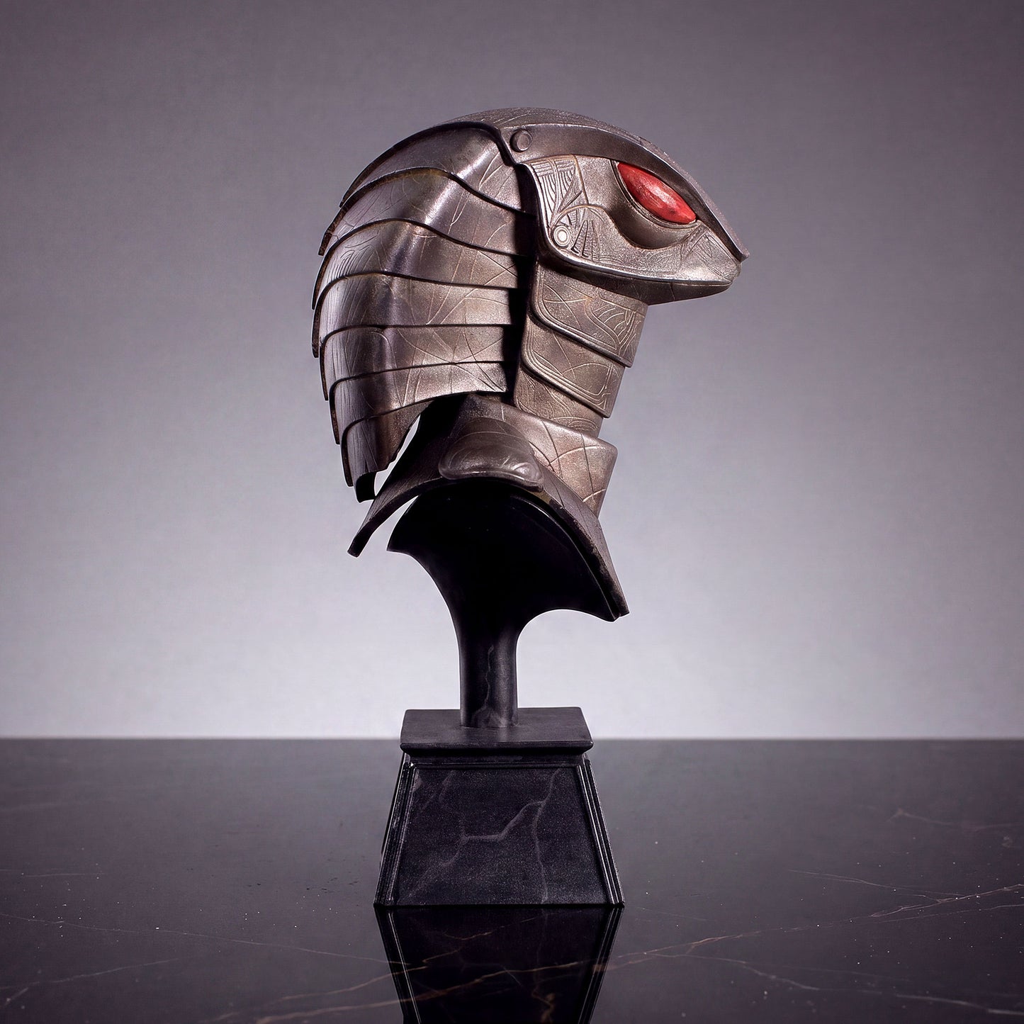 Stargate Desktop Replicas: Serpent Guard Helmet